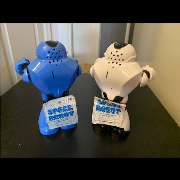 White and Blue Space Robots. “Spark your child’s imagination and love of outer” - Picture 3 of 7